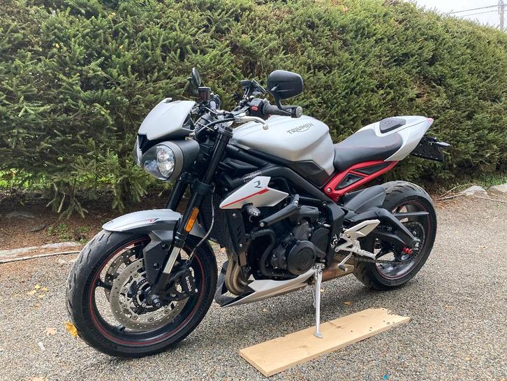 Triumph Street Triple R 2019, Motos, Motos | Triumph, Particulier, Sport, plus de 35 kW, 3 cylindres, Permis Moto A, ABS, Éclairage LED