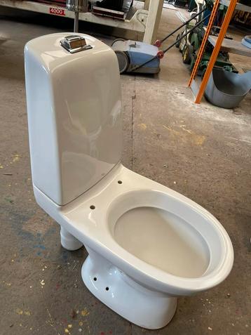 WC, toilet  beschikbaar voor biedingen