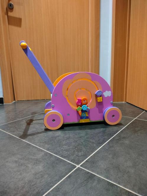 Chariot d'activités en bois, Kinderen en Baby's, Speelgoed | Houten speelgoed, Zo goed als nieuw, Rij- of Hobbelspeelgoed, Ophalen