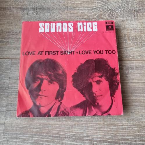 7" Sounds Nice – Love At First Sight / Love You Too, Cd's en Dvd's, Vinyl Singles, Gebruikt, Single, Rock en Metal, 7 inch, Ophalen of Verzenden