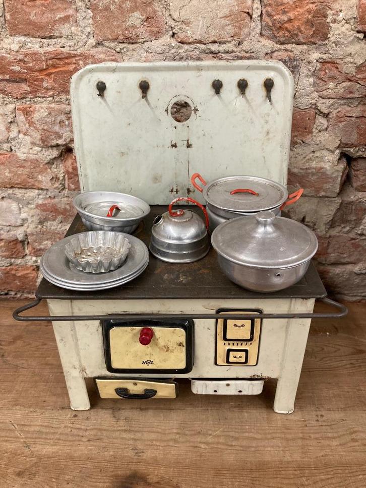 Vintage speelgoedfornuis MFZ, Antiek en Kunst, Antiek | Speelgoed, Ophalen