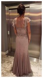 Robe de cérémonie T38, Fabrication artisanale, Enlèvement ou Envoi, Comme neuf