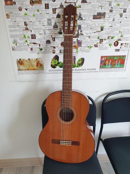 Almansa 424 nieuw uit faillissement + tas €300 onder nieuwpr, Muziek en Instrumenten, Snaarinstrumenten | Gitaren | Akoestisch