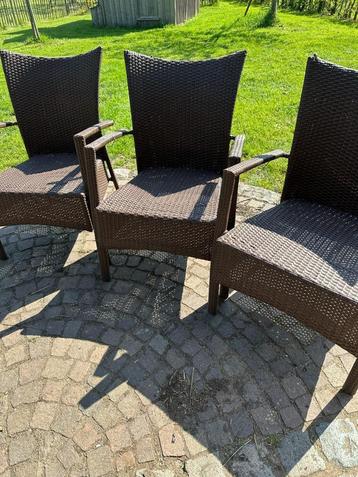 Tuinstoelen beschikbaar voor biedingen