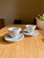 2 Nespresso espresso koffie sets: tas + onderbordje, Enlèvement ou Envoi, Comme neuf, Porcelaine, Tasse et/ou soucoupe