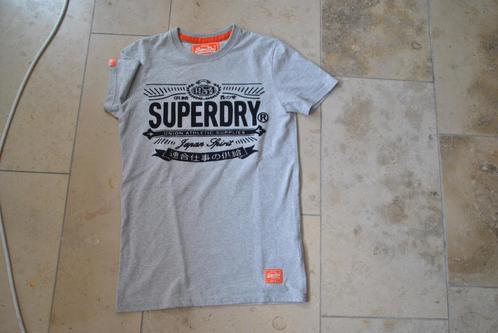 Prachtig superdry t-shirt XS voor 5 €, Vêtements | Hommes, T-shirts, Porté, Taille 46 (S) ou plus petite, Gris, Enlèvement ou Envoi
