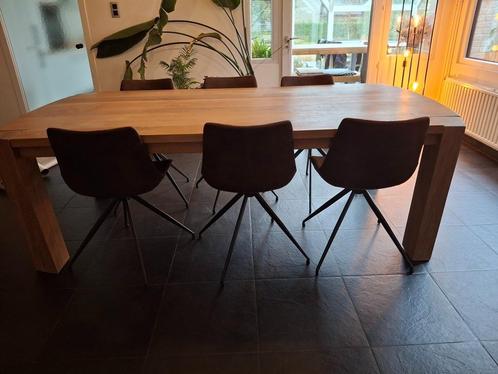 Moderne en warme vol eiken eettafel, Huis en Inrichting, Tafels | Eettafels, Zo goed als nieuw, 100 tot 150 cm, 200 cm of meer