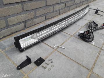 Projecteur LED incurvé 105cm 1000W pour voiture, bateau, disponible aux enchères