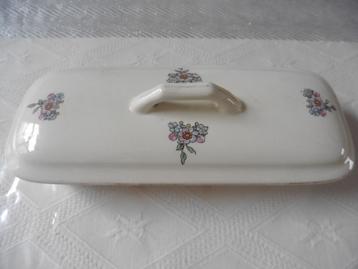 Antiek aardewerk met deksel, begin 20e eeuw beschikbaar voor biedingen