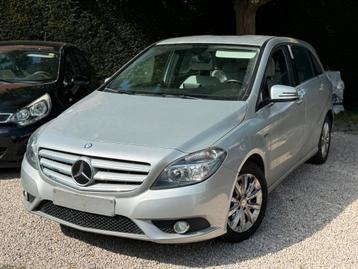 Mercedes B180 benzine -60000KM*Trekhaak*Zetelverw*GARANTIE! disponible aux enchères