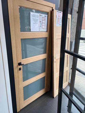 Porte chene 4 vitres sécurité 73/78/83 beschikbaar voor biedingen