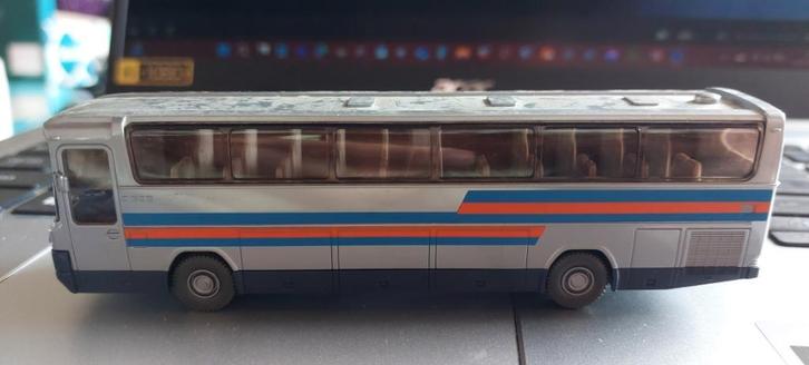 H0LK 0913 MERCEDES-BENZ REISBUS JAREN 70-80 1:87., Hobby en Vrije tijd, Modelauto's | 1:87, Zo goed als nieuw, Bus of Vrachtwagen