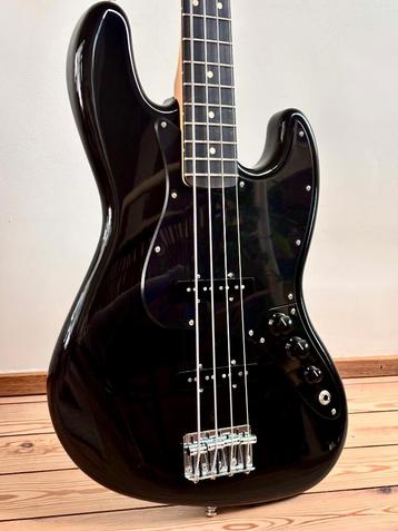 Fender Ltd Edition Player Jazz Bass Ebony Black beschikbaar voor biedingen
