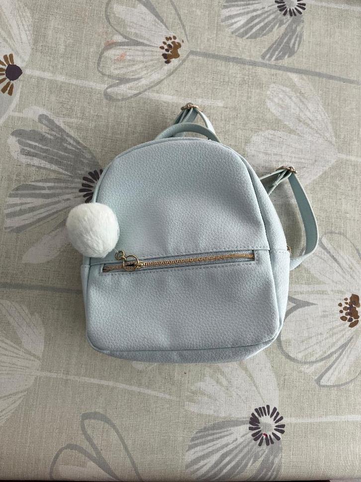 Te koop: Minirugzak H&M, lichtblauw, Handtassen en Accessoires, Tassen | Damestassen, Ophalen of Verzenden