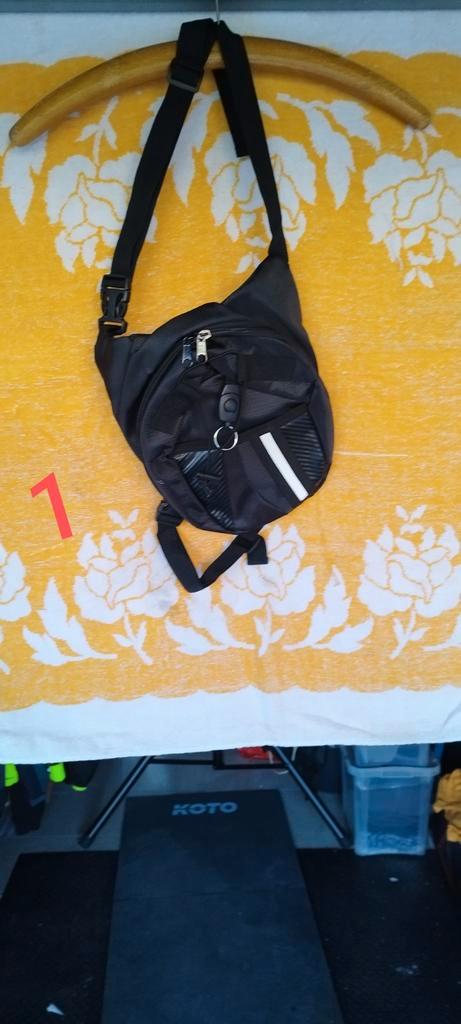 Nieuwe Been/ heup tas  2 modellen van ieder 1 beschikbaar, Motoren, Accessoires | Overige, Nieuw, Ophalen