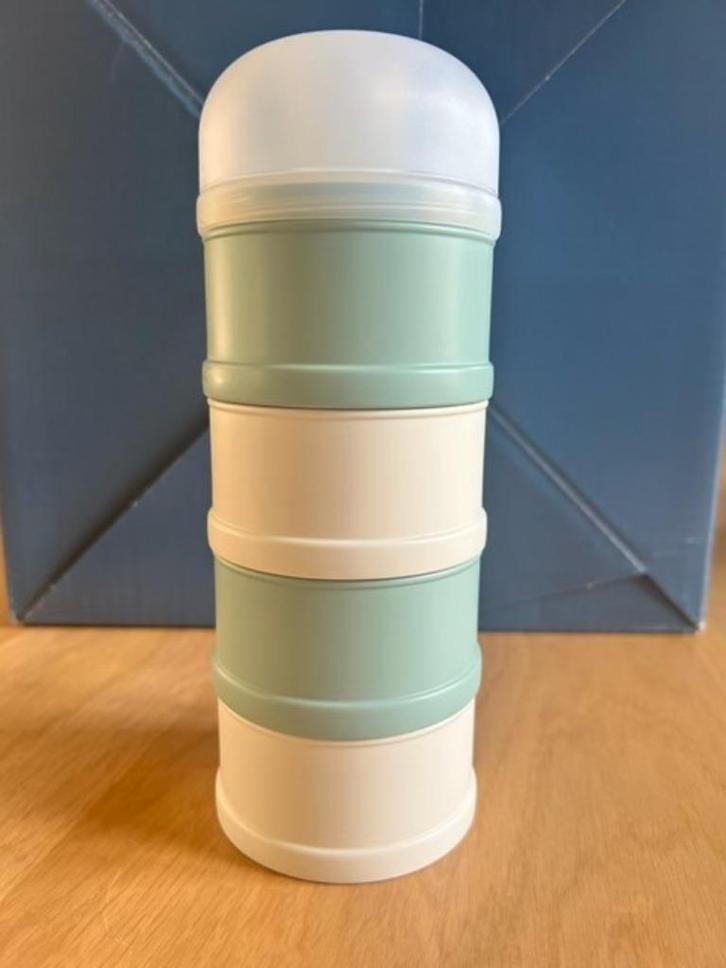 Melkpoederdispenser Suavinex Groen, Kinderen en Baby's, Babyvoeding en Toebehoren, Zo goed als nieuw, Overige typen, Ophalen