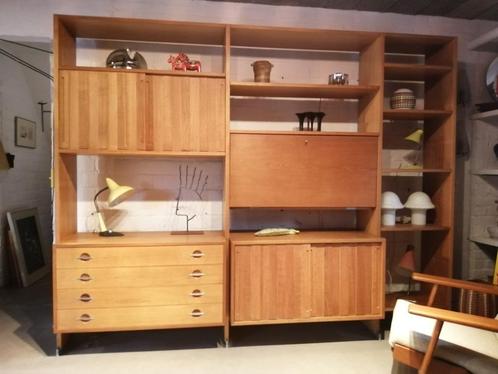 Vrijstaand Hans J. Wegner RY100 retro wandmeubel, jaren 60, Huis en Inrichting, Kasten | Wandmeubels, Gebruikt, 200 cm of meer