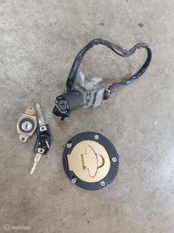 Contactslot tankdop buddyslot 748 916 996 998 Monster ST 2 4 beschikbaar voor biedingen