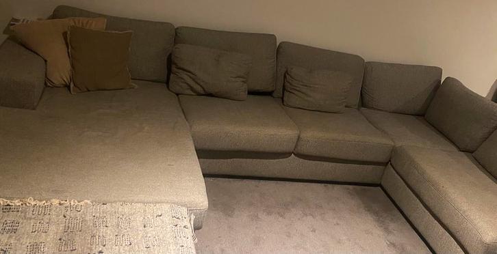 Grote (3m70) Juntoo zetel + een poef + assorti tapijt (4x4), Huis en Inrichting, Zetels | Complete zithoeken, Gebruikt, Stof, Ophalen