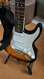 Squire Fender Strat +Fender frontman 10G + toebehoren, Ophalen, Fender, Met versterker, Zo goed als nieuw