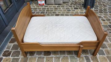Lit enfant évolutif IKEA de 80cm de large + matelas 80x130cm, Enfants & Bébés, Enlèvement, Utilisé, 70 à 85 cm, Sommier à lattes