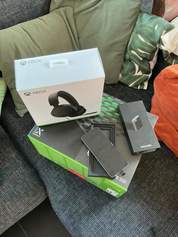 Samsung ZFlip6 256 GB + Xbox Series X 1 TB, Telecommunicatie, Mobiele telefoons | Samsung, Zo goed als nieuw, Ophalen