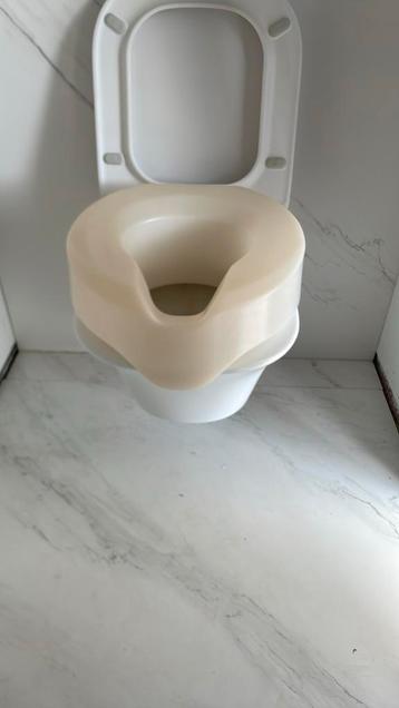 Wc verhoger beschikbaar voor biedingen