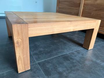 Salontafel in teak (1m op 1m) beschikbaar voor biedingen