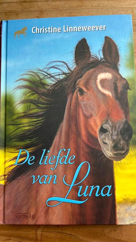 Christine Linneweever - De liefde van Luna, Boeken, Kinderboeken | Jeugd | 10 tot 12 jaar, Zo goed als nieuw, Ophalen