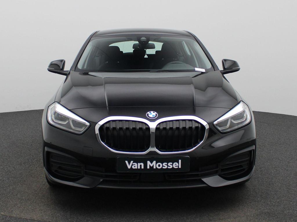 BMW 1 Reeks Hatch 116i (80 kW) NAVI | CARPLAY | LED, Auto's, Voorwielaandrijving, Gebruikt, Zwart, 3 cilinders