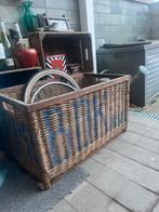 Oude industrieele rieten mand, Huis en Inrichting, Ophalen, Gebruikt