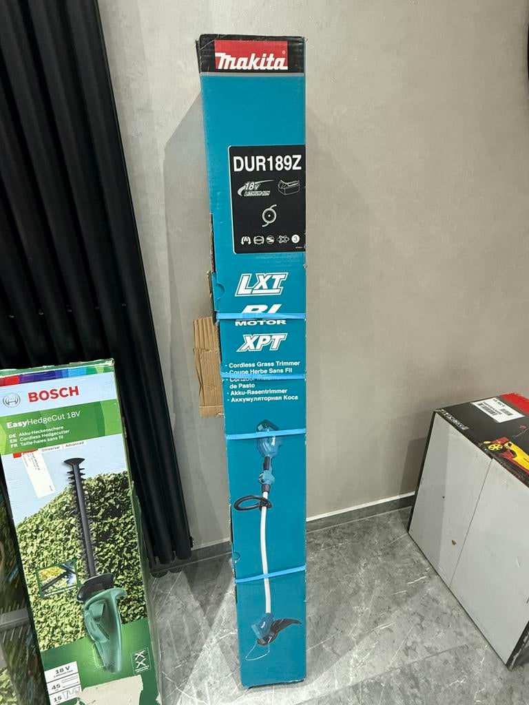 Tondeuse à gazon Makita neuve dans sa boîte, Enlèvement, Comme neuf