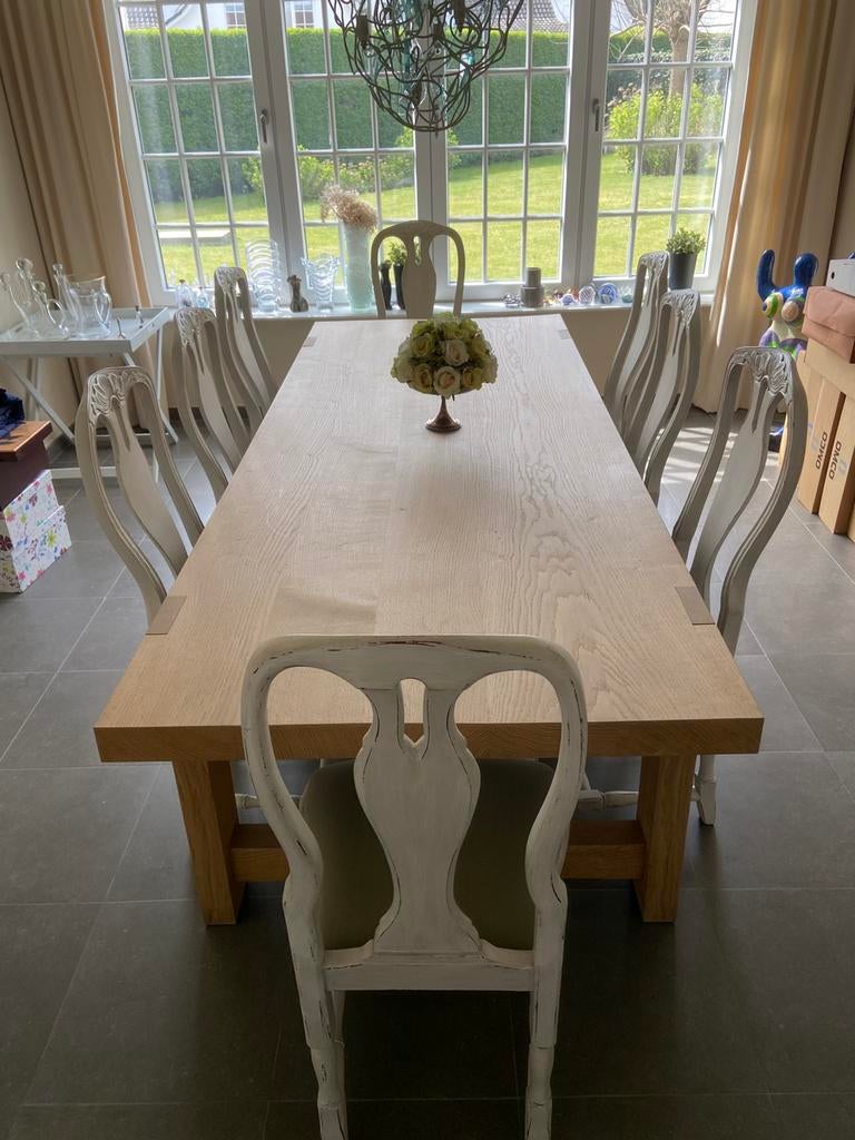 Robuuste eetkamertafel met 8 rococo stijl stoelen, Huis en Inrichting, Complete eetkamers, Ophalen, Zo goed als nieuw