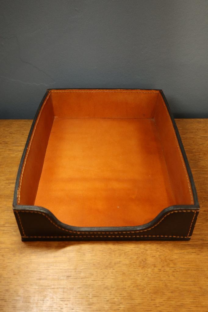 Vintage leren brievenhouder voor op het bureau, Antiek en Kunst, Antiek | Woonaccessoires, Ophalen of Verzenden