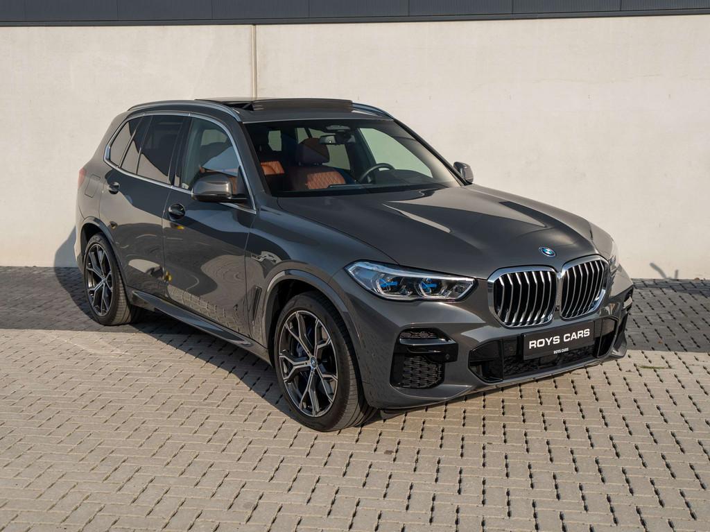 BMW X5 ACHTERASSTURING/BMW INDIVI/PANO/LUCHTVERING/360CAM, Auto's, Adaptive Cruise Control, Gebruikt, 5 zetels, Hybride Elektrisch/Benzine