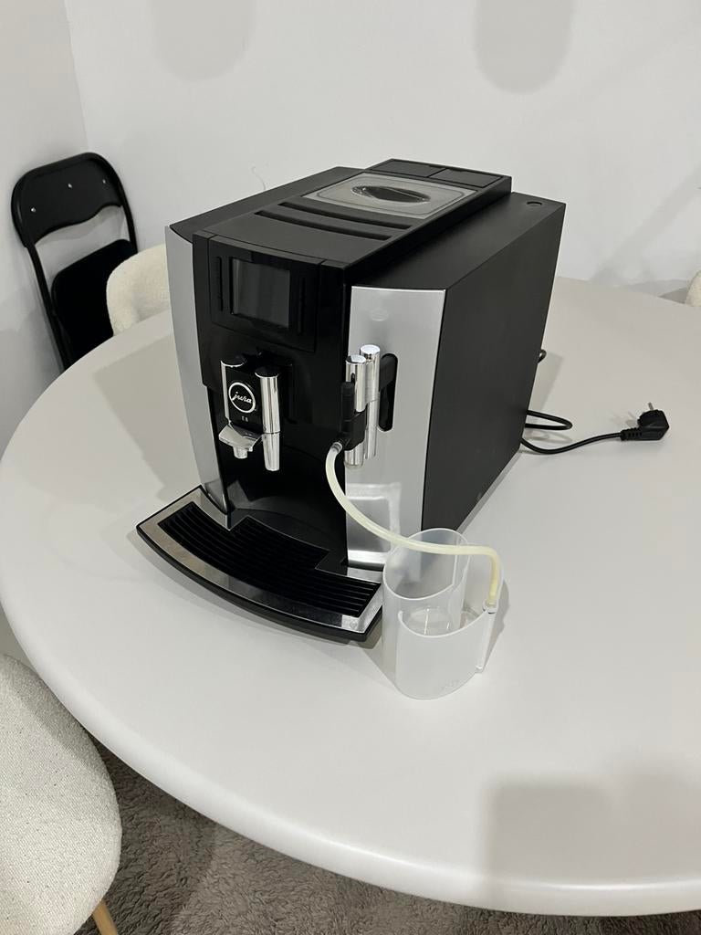 Jura E8 koffiezetapparaat, Elektronische apparatuur, Ophalen