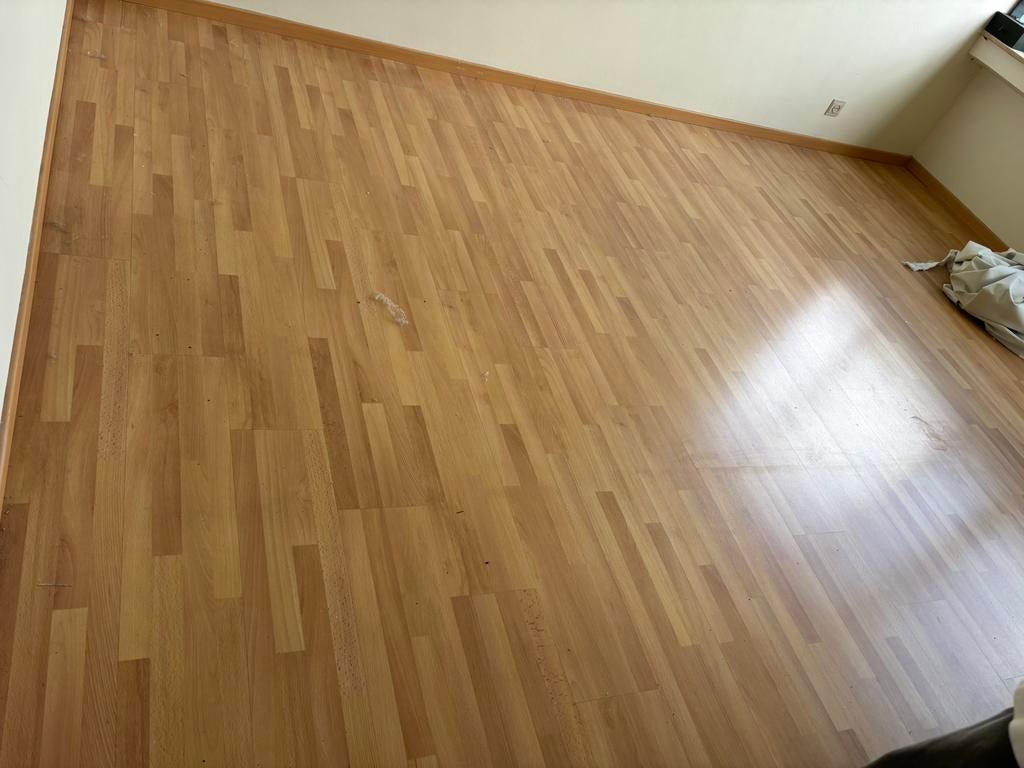 20/25 mètres carrés de stratifié, Enlèvement, Comme neuf, Aggloméré