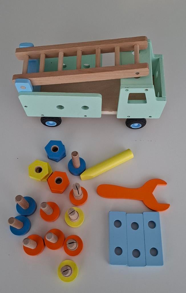 Camion de chantier en bois HEMA (22 pièces), Enfants & Bébés, Jouets | Blocs de construction, Utilisé, Autres marques, Enlèvement
