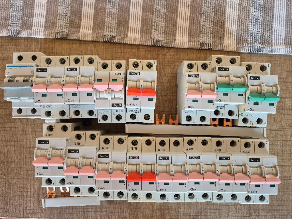 16 automaten Teco, Bricolage & Construction, Électricité & Câbles, Enlèvement ou Envoi, Utilisé