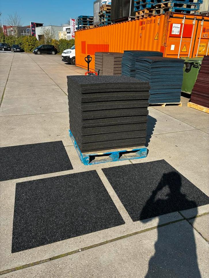 5000 m2 de moquette/revêtement de sol noirs, Jardin & Terrasse, Terrasses, Comme neuf, Enlèvement