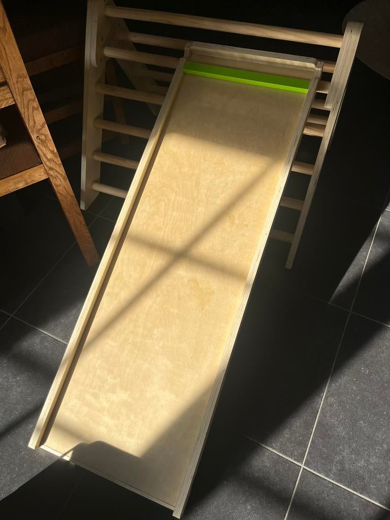 Houten glijbaan / klimtoestel, Ophalen, Zo goed als nieuw