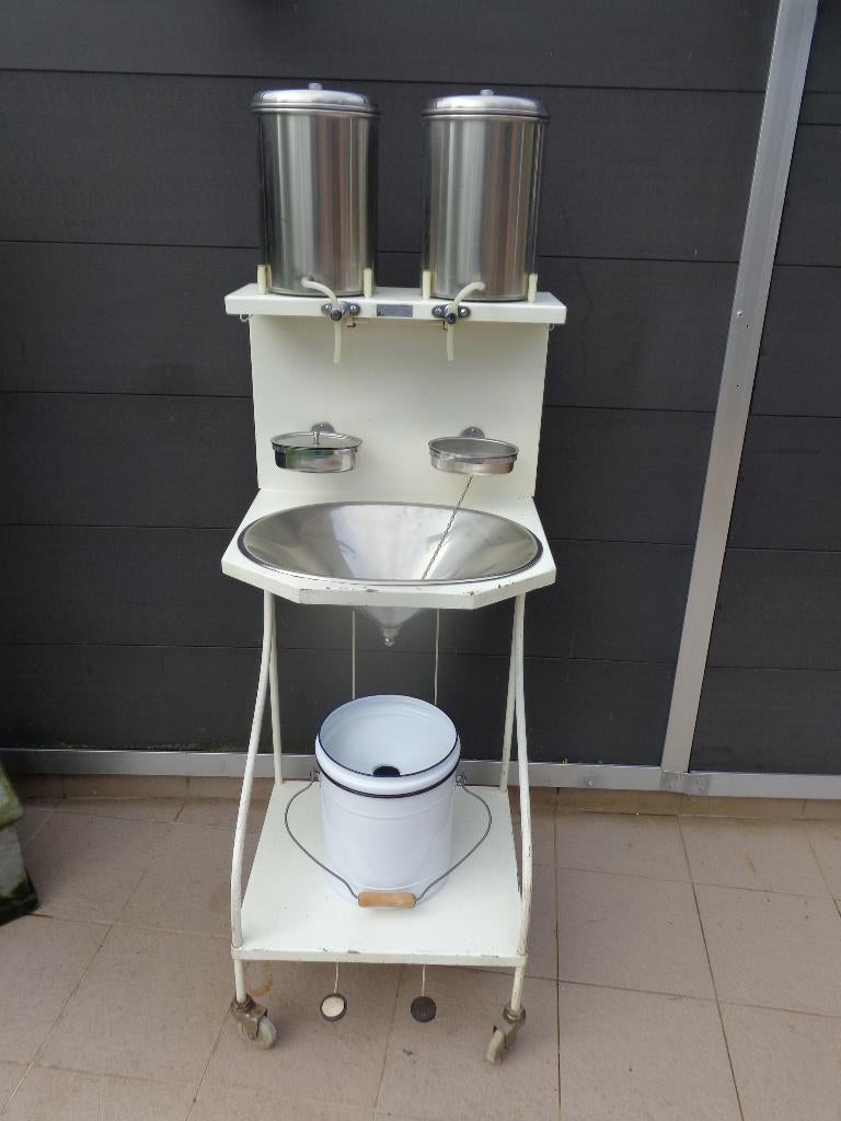 wastafel - verzorgingtafel, Ophalen