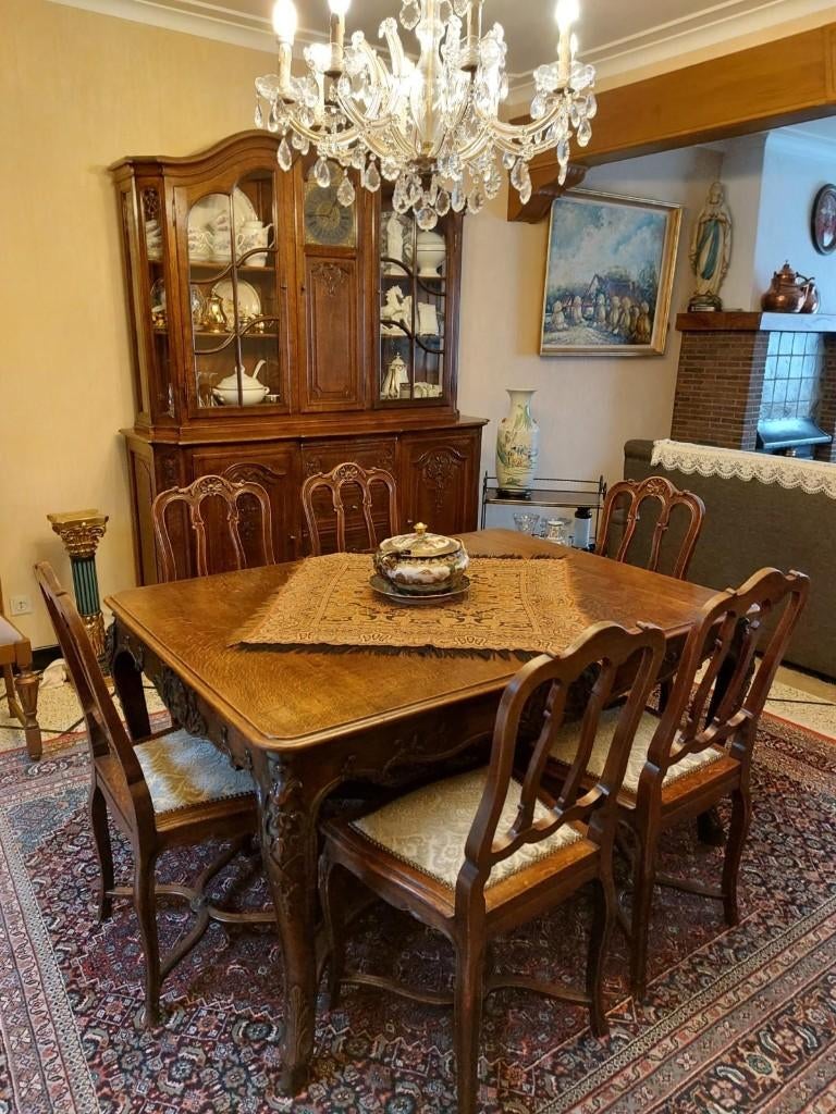 Eettafel met stoelen (met 4 verlengstukken), Huis en Inrichting, Ophalen