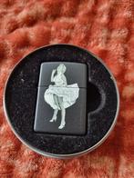 Zippo Stars of Hollywood - Marilyn Monroe 2001, Verzamelen, Rookartikelen, Aanstekers en Luciferdoosjes, Verzenden, Zo goed als nieuw