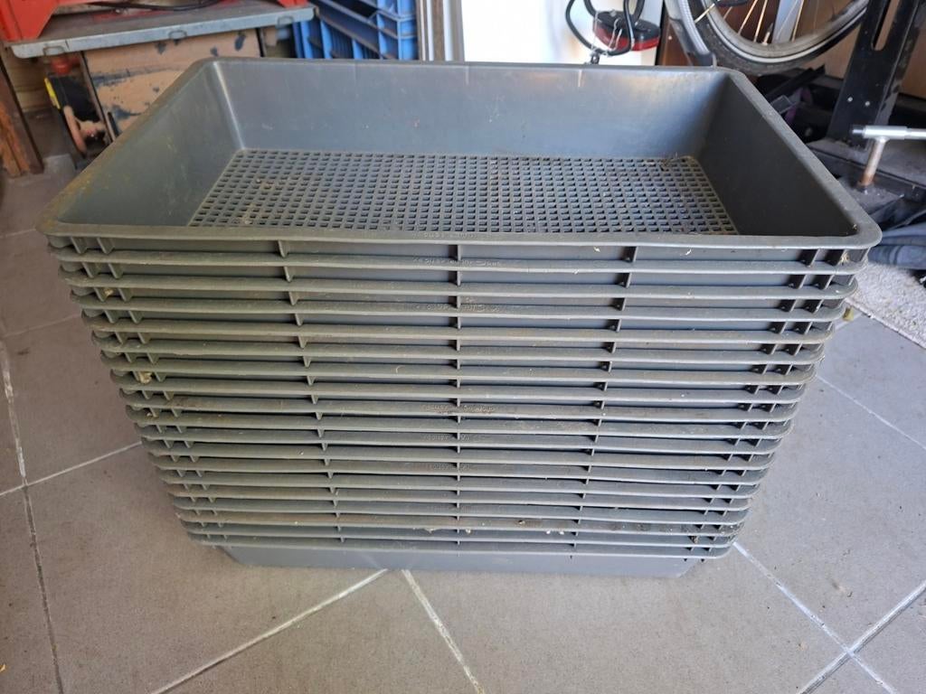 10 grijze bakken 50 x 30 cm in zeer goede staat, Ophalen, Tuin