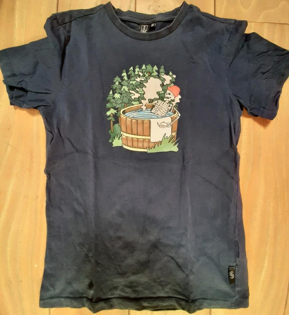 Donkerblauwe T-shirt maat 152, Enfants & Bébés, Vêtements enfant | Taille 152, Garçon, Chemise ou À manches longues, Comme neuf