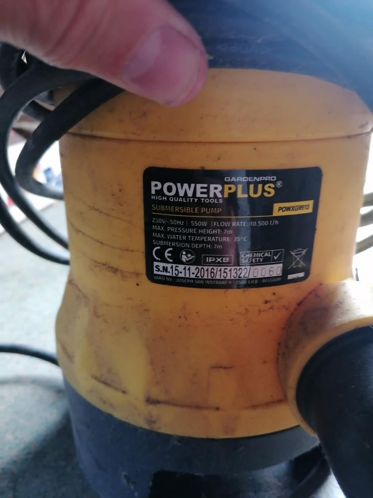 Dompelpomp met vlotter, Ophalen, Dompelpomp