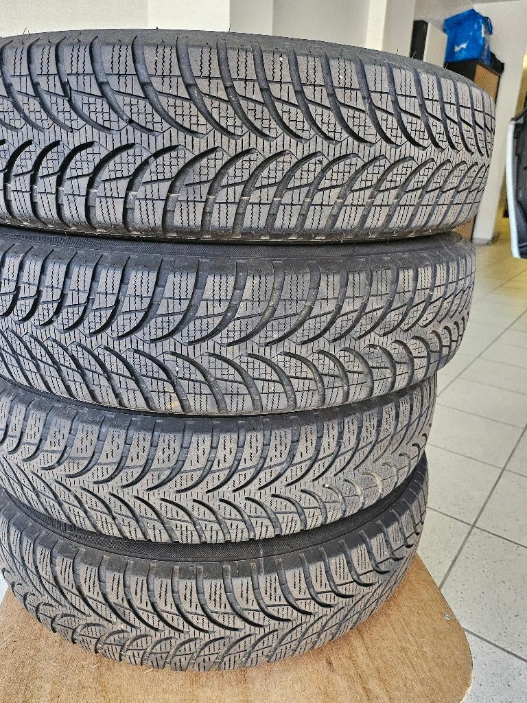 Jantes avec pneus d'hiver, Autos : Pièces & Accessoires, Pneus & Jantes, Pneus hiver, 155 mm, Véhicule de tourisme, Utilisé