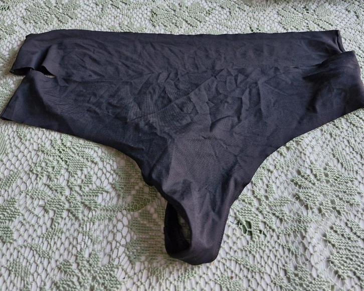 Hunkemoller - string - noir - taille XL - NEUF - 2 pièces, Vêtements | Femmes, Sous-vêtements & Lingerie, String, Noir, Envoi