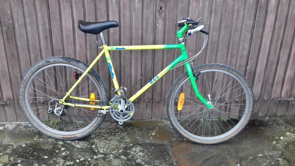 Homme de 51 ans CHERCHE  1 vieux VTT à DONNER, Vélos & Vélomoteurs, Enlèvement